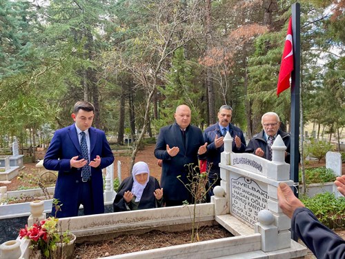 Jandarma Er Durmuş KANYURT’un Şehadetinin 46. sene-i devriyesinde, kabri başında anılarak dualar okundu.