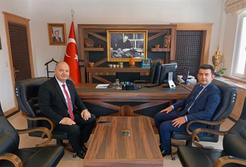 İlçemiz Gölhisar Belediye Başkanı Sn. İbrahim SERTBAŞ, Kaymakamımız Sn. Emre ÇİFCİ’ye hayırlı olsun ziyaretinde bulundu.